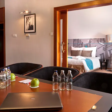 Hanza Hotel 4*